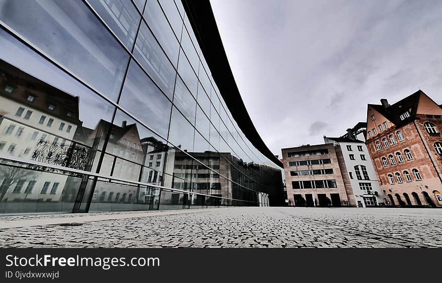 Building, Landmark, Urban Area, Sky