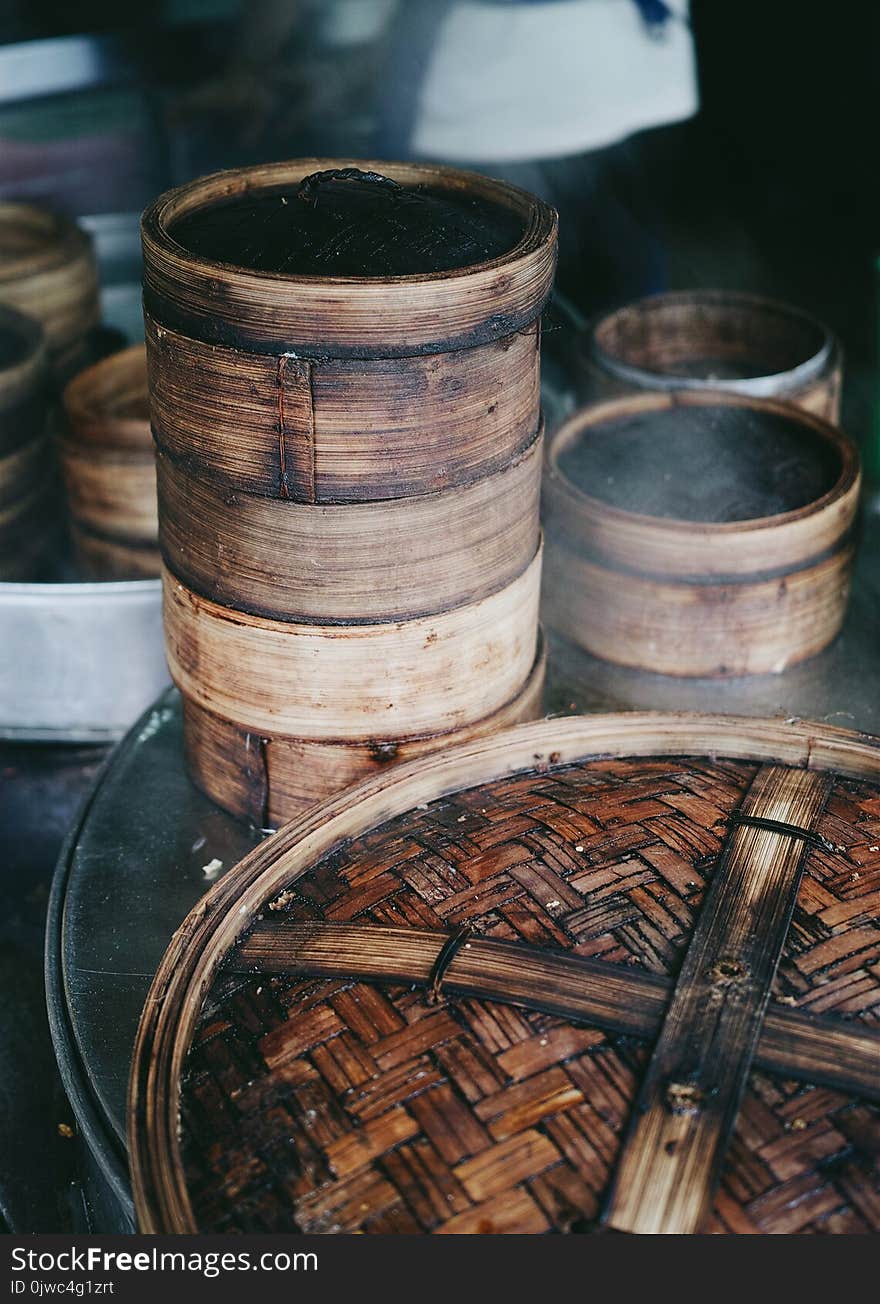 Bamboo steamer or bamboo slow cooker for dim sum