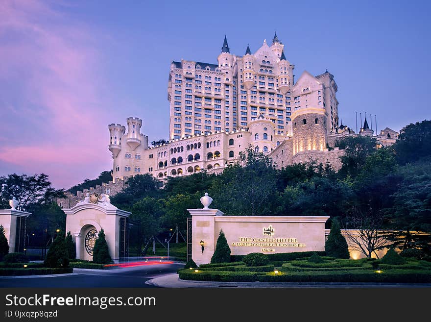 Landmark, Sky, Estate, Building