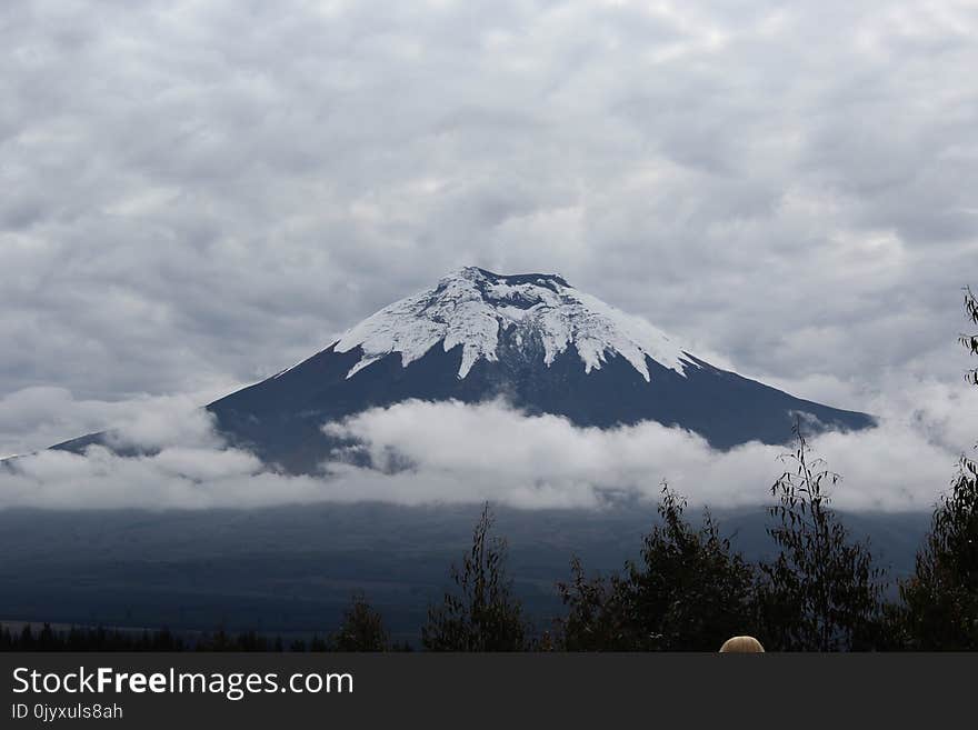 Sky, Mountain, Mountainous Landforms, Cloud