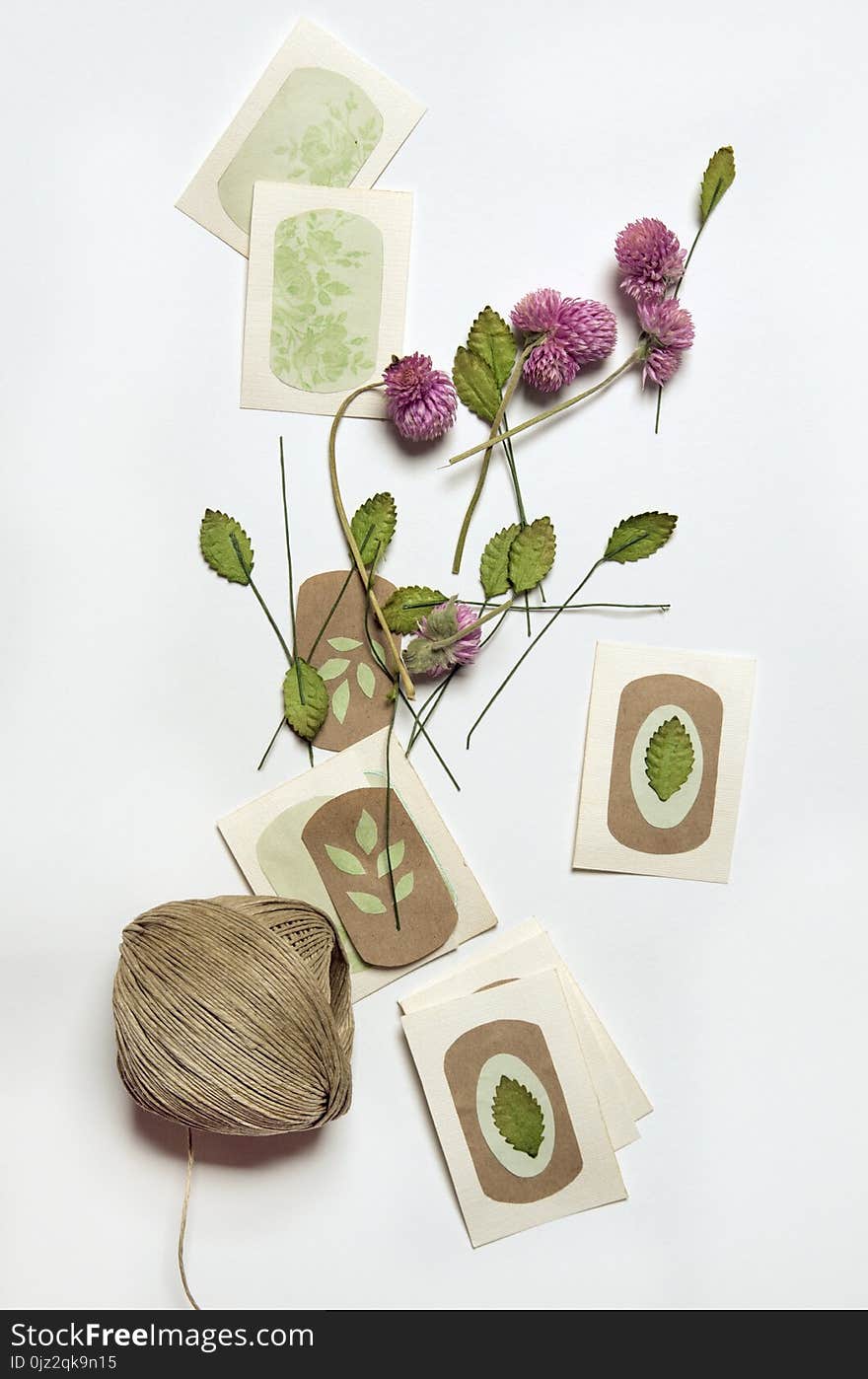 Handmade labels, linen and pressed flowers