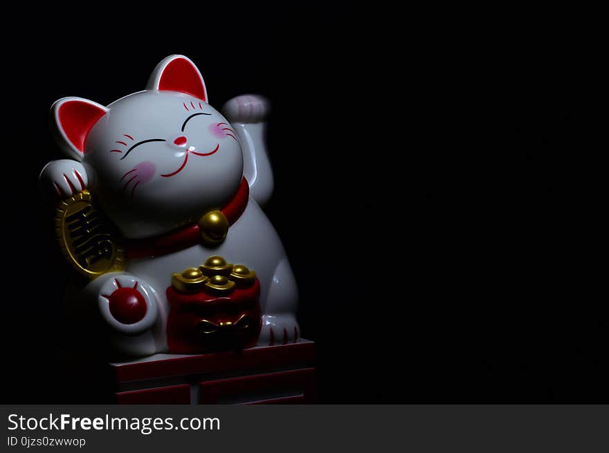 Photo of Maneki-neko Figurine