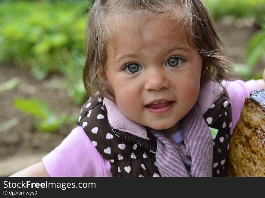 Emma-little Girl With Green Eyes