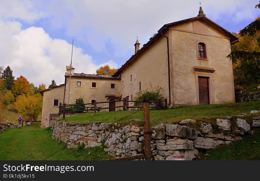 Property, Sky, Historic Site, Cottage