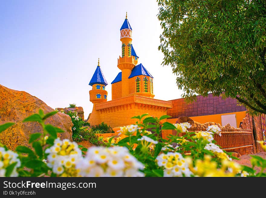 Landmark, Sky, Tourist Attraction, Tourism