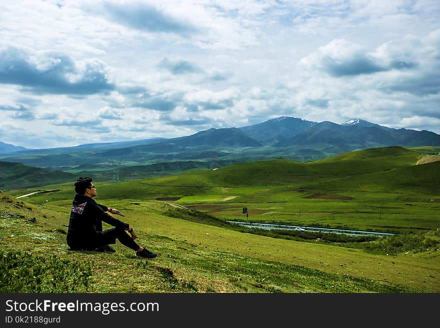 Grassland, Highland, Sky, Mountainous Landforms