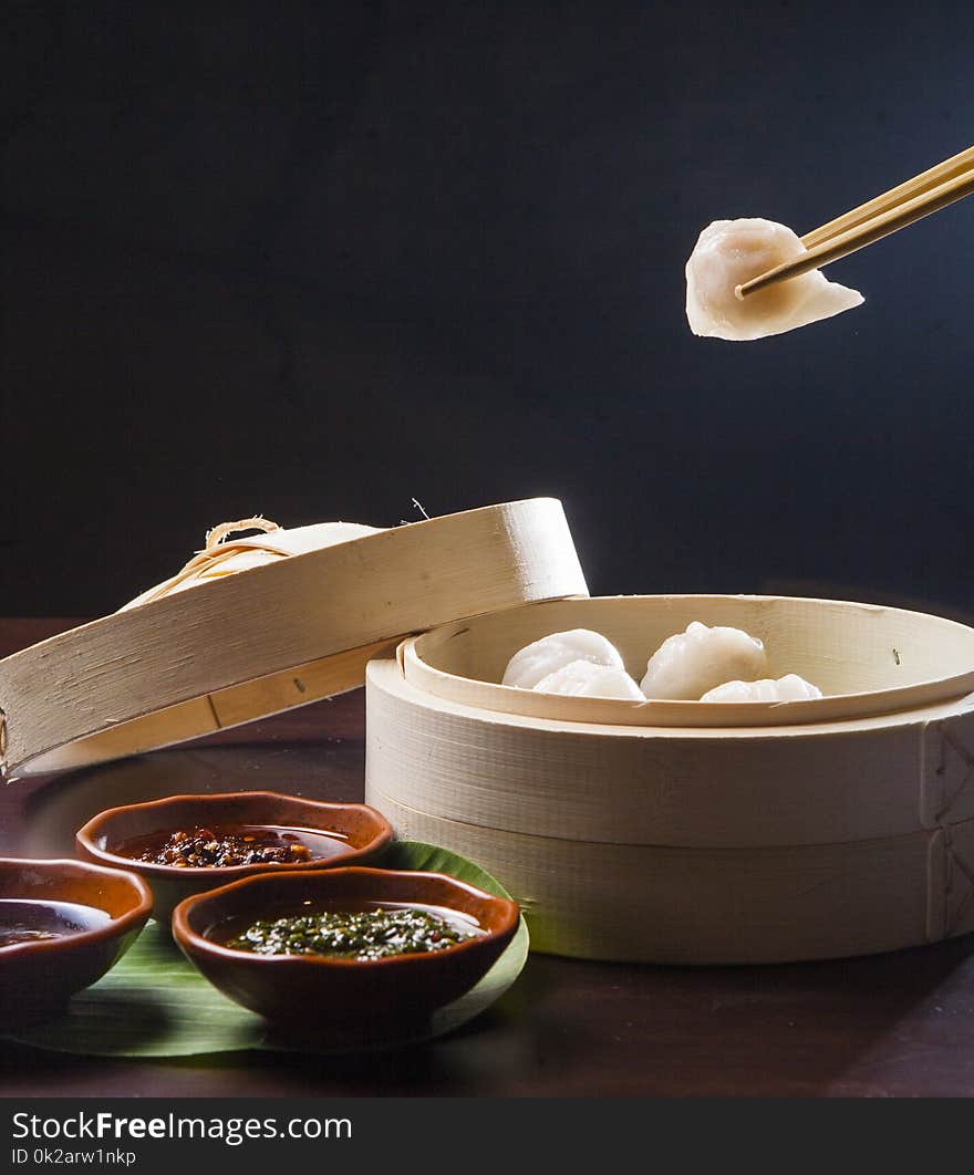 Dimsum food with bamboo bowl