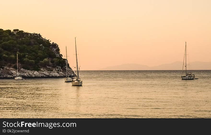 Sea, Body Of Water, Sky, Horizon