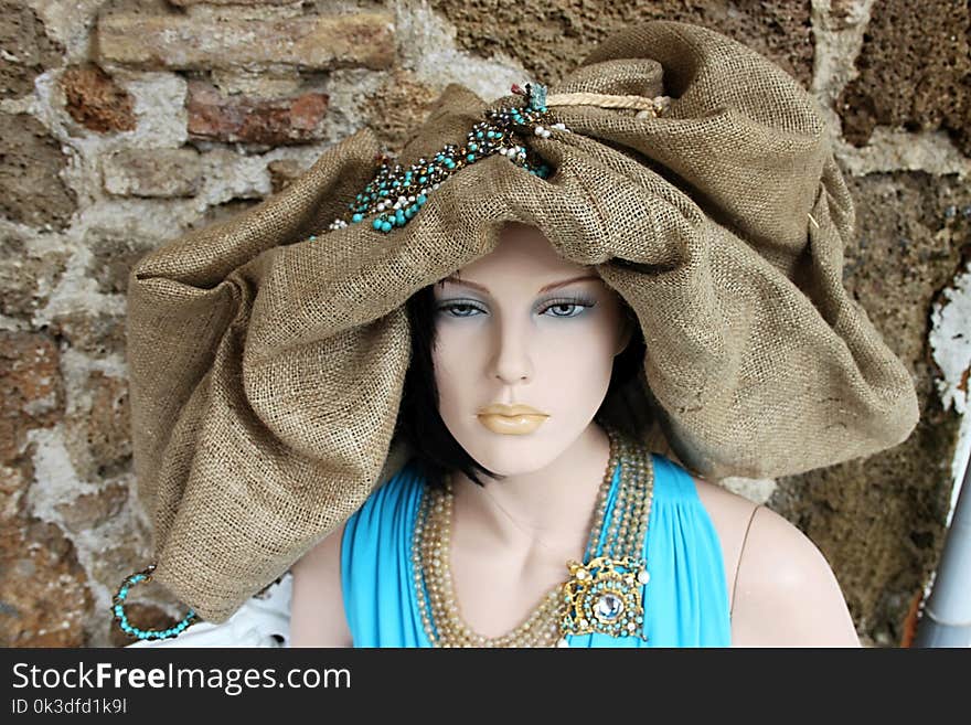 Jewellery, Fashion Accessory, Headgear, Hair Accessory