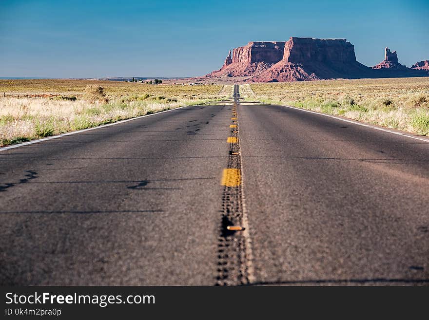 Empty scenic highway in Monument Valley