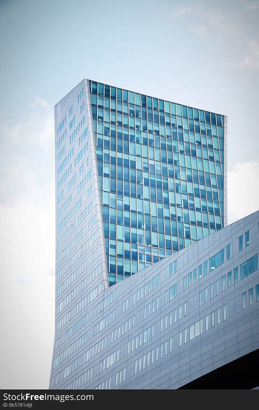 Building, Sky, Skyscraper, Daytime