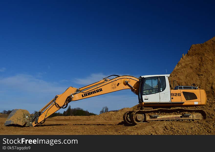 Construction Equipment, Bulldozer, Mode Of Transport, Sky