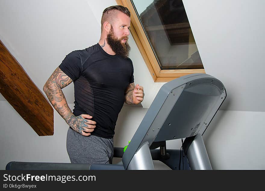 Bearded man at the gym.