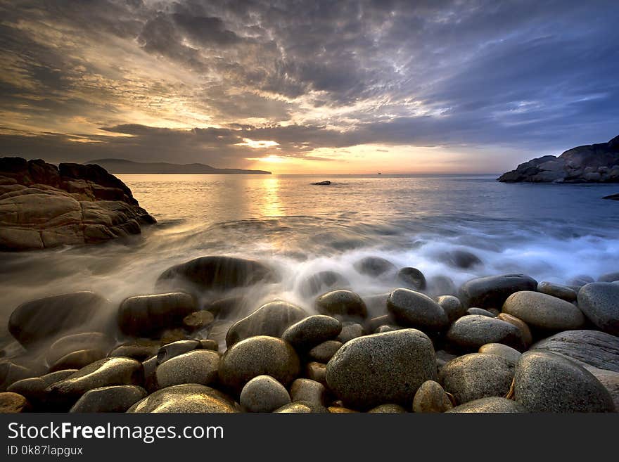 Sea, Body Of Water, Shore, Sky