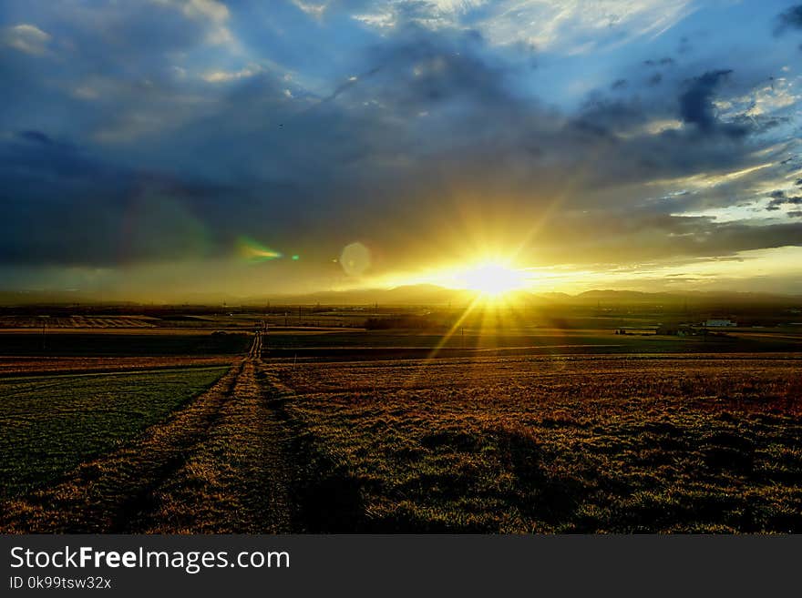 Sky, Horizon, Field, Atmosphere