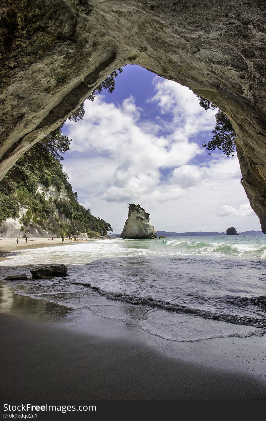 Stunning views of the Coromandel coast guide you to the dramatic cliffs and iconic rock archway of Cathedral Cove. This is one of best short walks. Stunning views of the Coromandel coast guide you to the dramatic cliffs and iconic rock archway of Cathedral Cove. This is one of best short walks.