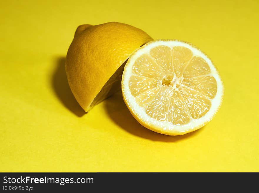 Close-Up Photography of Sliced Lemon