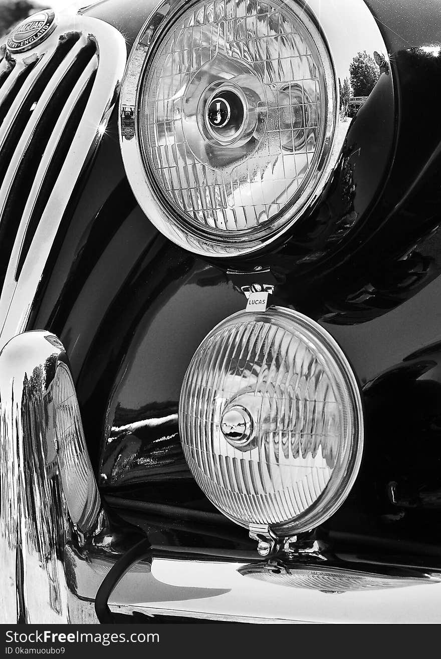 Close-Up Photography of Headlights