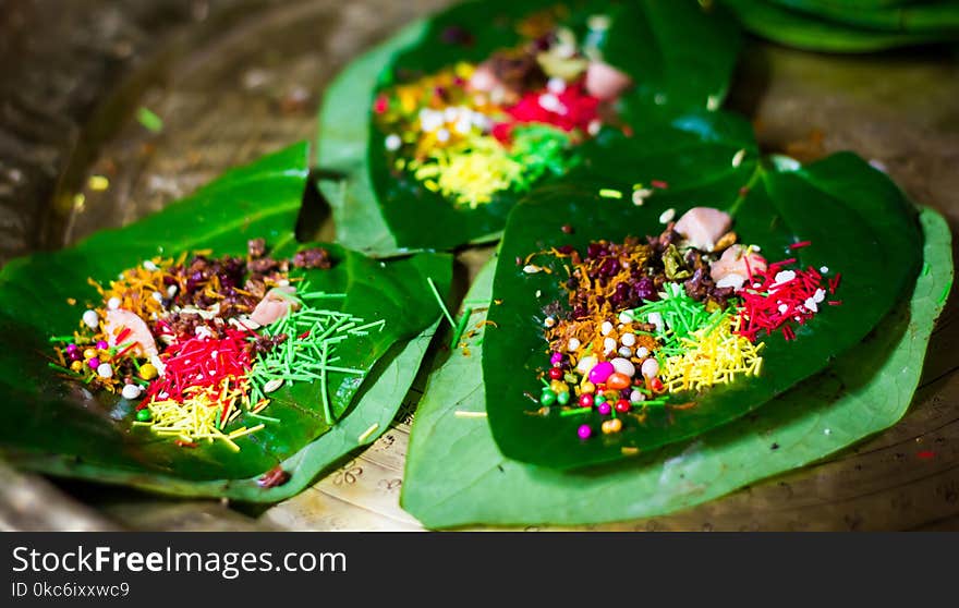 Banarasi pan, betel nut garnished with all indian banarasi ingredients for sale.