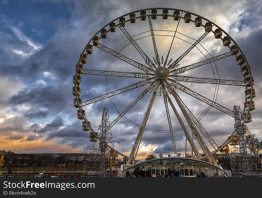 Ferris Wheel Underneath Cloudy Day