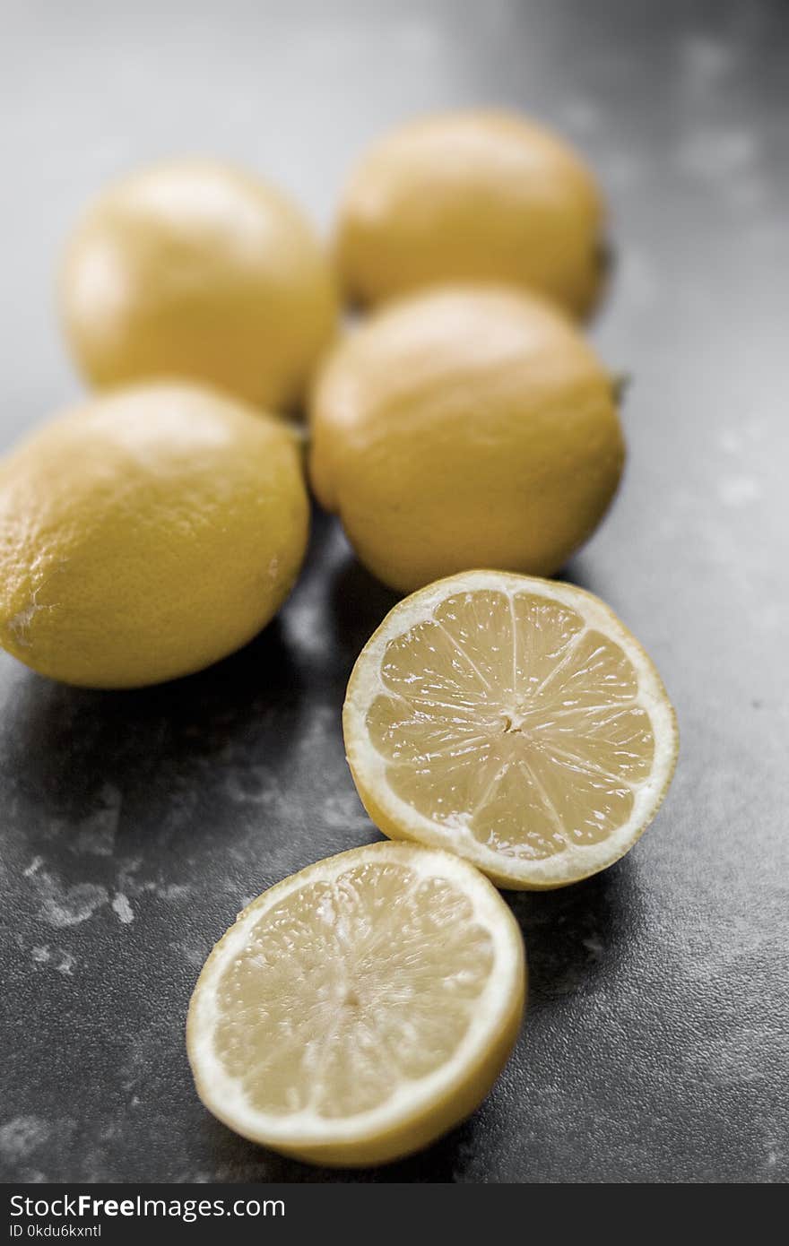 Shallow Focus Photography of Sliced Lemon