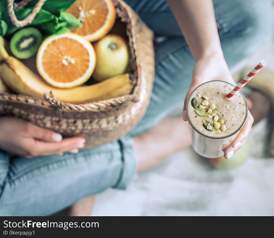 Healthy eating smoothies, the concept of detox diets and vegetarian nutrition