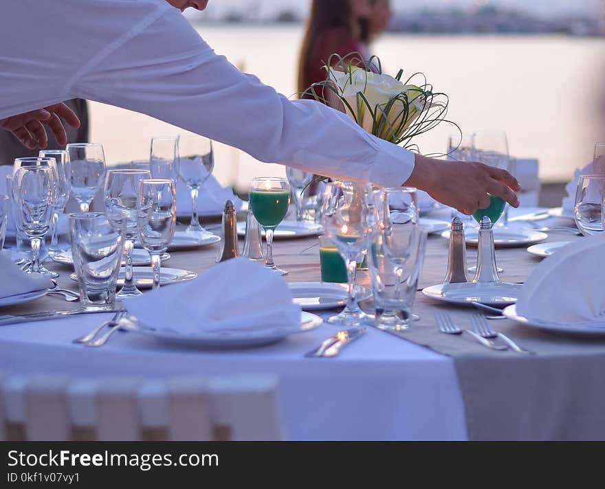 Man Wearing White Dress Shirt