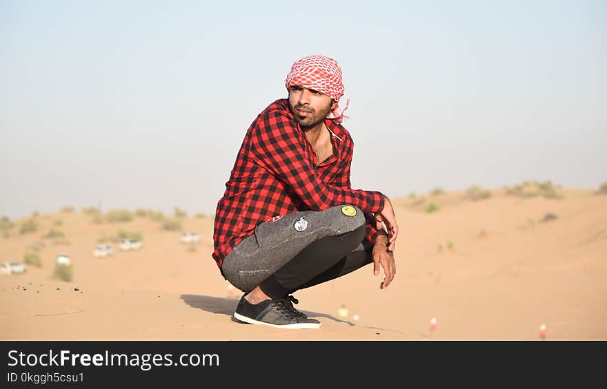 Man Wearing Black and Red Checkered Dress Shirt