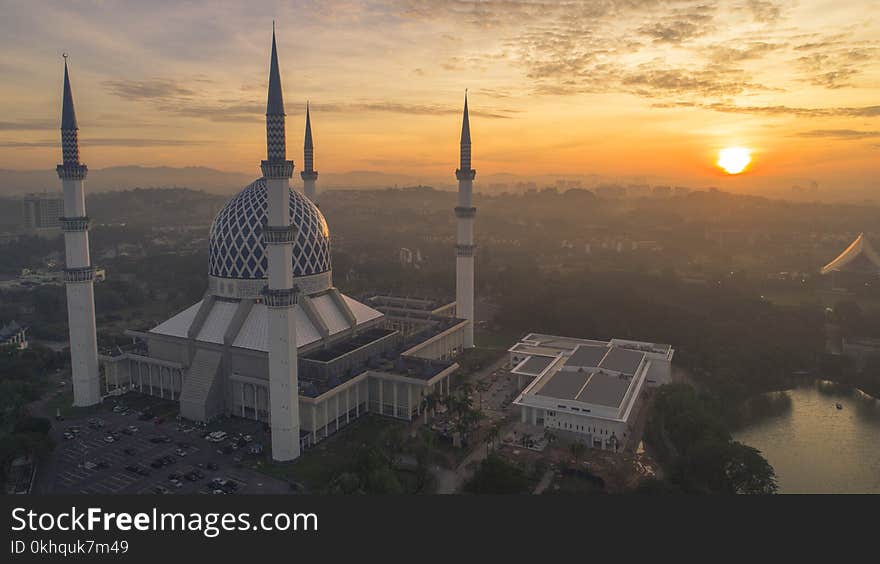 Shah Alam,Malaysia - 20 April 2018 - A sunrise at Blue Mosque, Shah Alam, Malaysia. Blue Mosque or Sultan Salahudin Abdul Aziz Shah Mosque is the state of mosque of Selangor,Malaysia