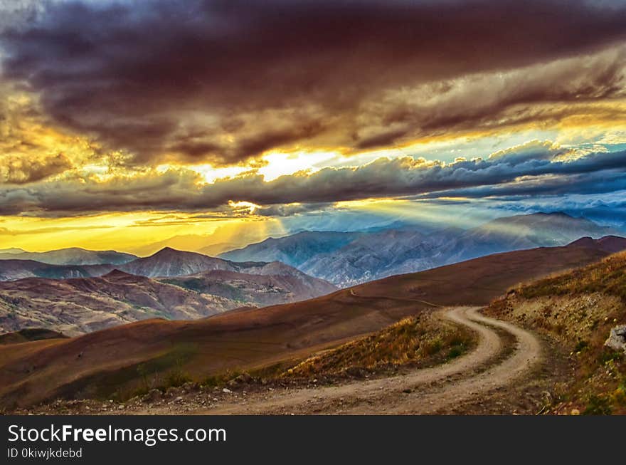 Sky, Horizon, Highland, Cloud