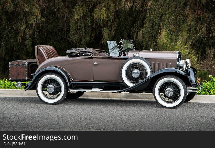 Vintage Brown Coupe