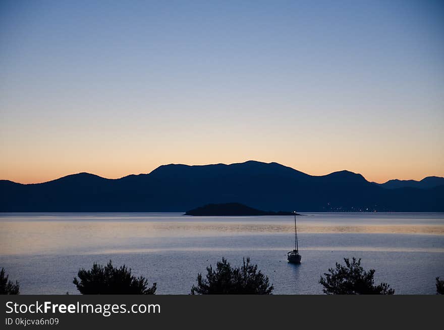 Sky, Loch, Horizon, Water