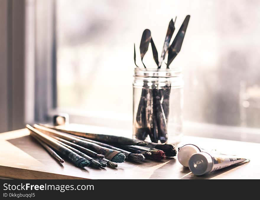 Selective Focus Photography of Paint Brush Set