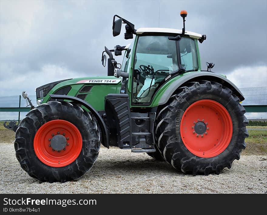 Tractor, Agricultural Machinery, Motor Vehicle, Vehicle