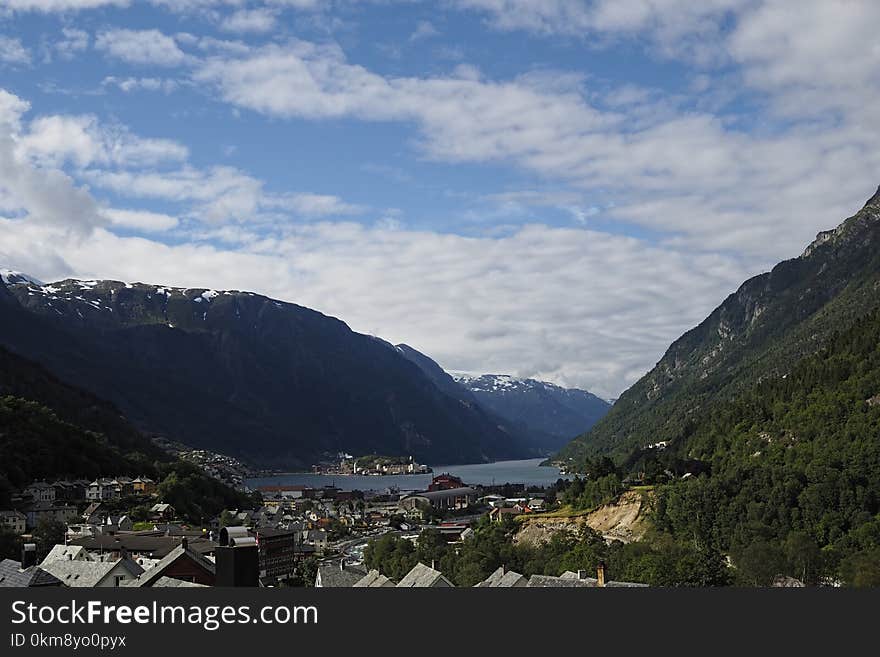 Sky, Mountainous Landforms, Mountain, Nature