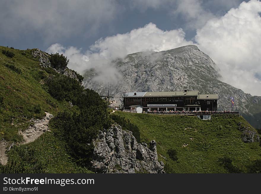 Cloud, Mountainous Landforms, Mountain, Sky