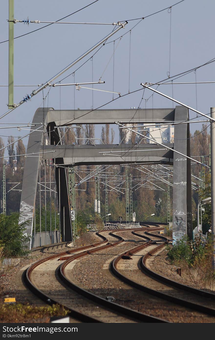 Track, Land Vehicle, Transport, Residential Area