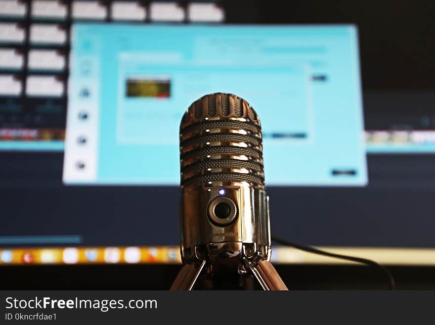 Selective Focus Photography of Gray Stainless Steel Condenser Microphone