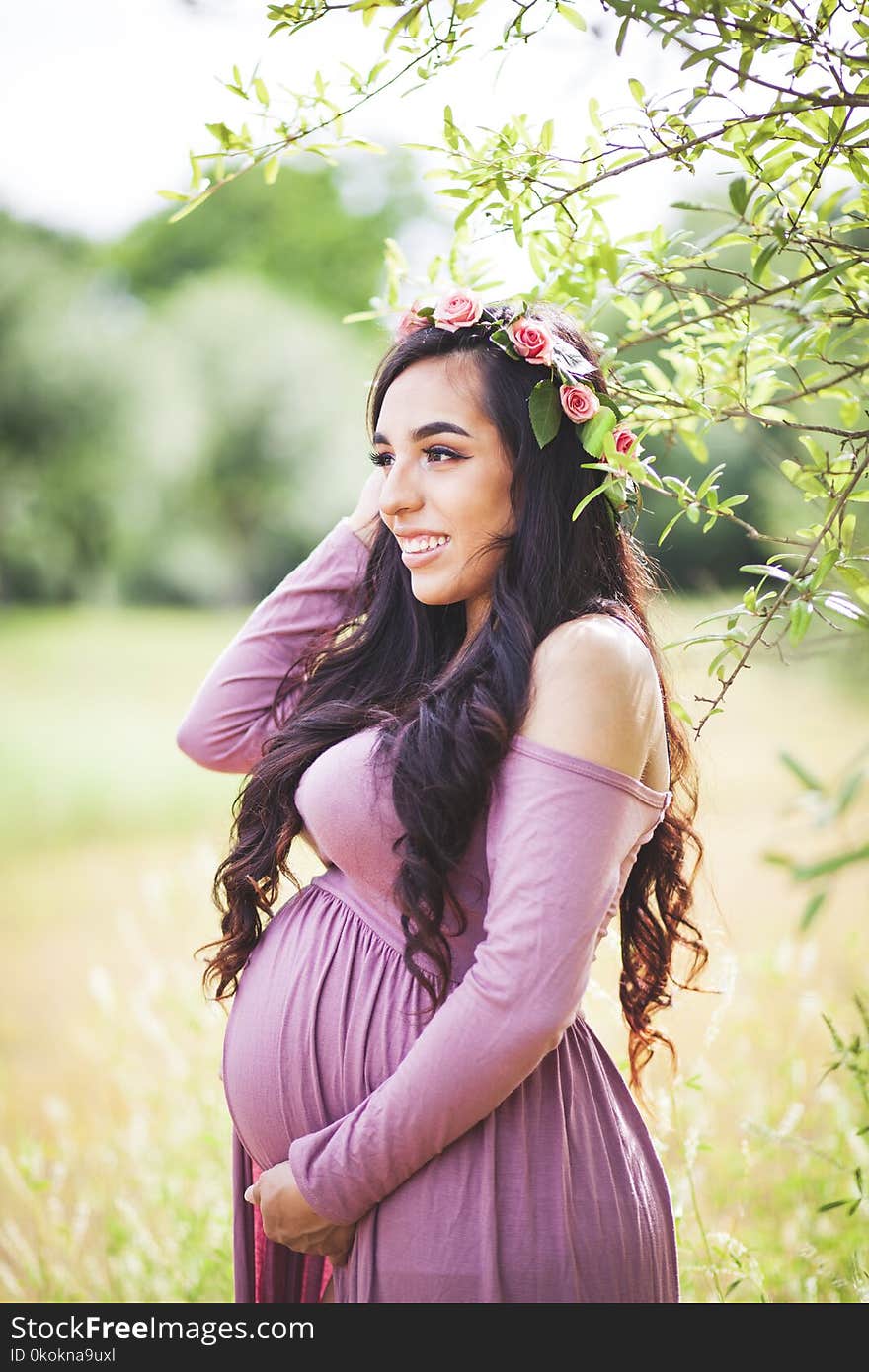 Close-Up Photography of a Pregnant Woman