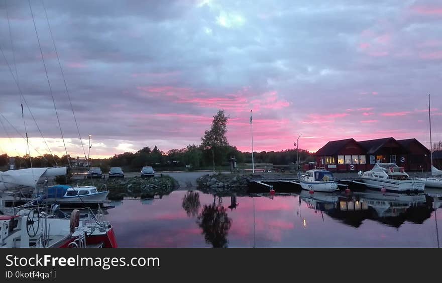 Sky, Reflection, Cloud, Waterway