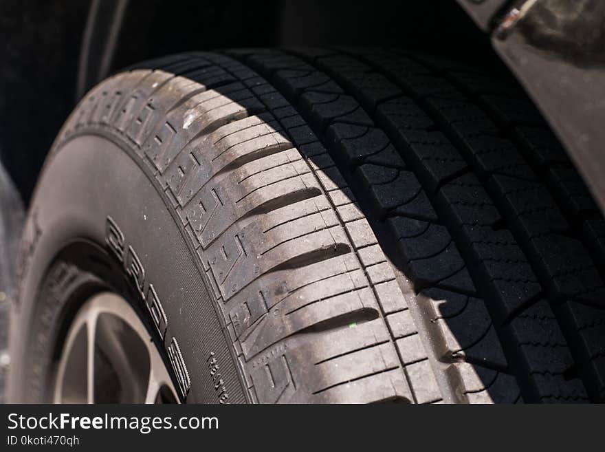 Tire, Tread, Synthetic Rubber, Automotive Tire