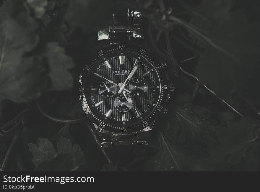 Round Black Current Chronograph Watch With Link Bracelet