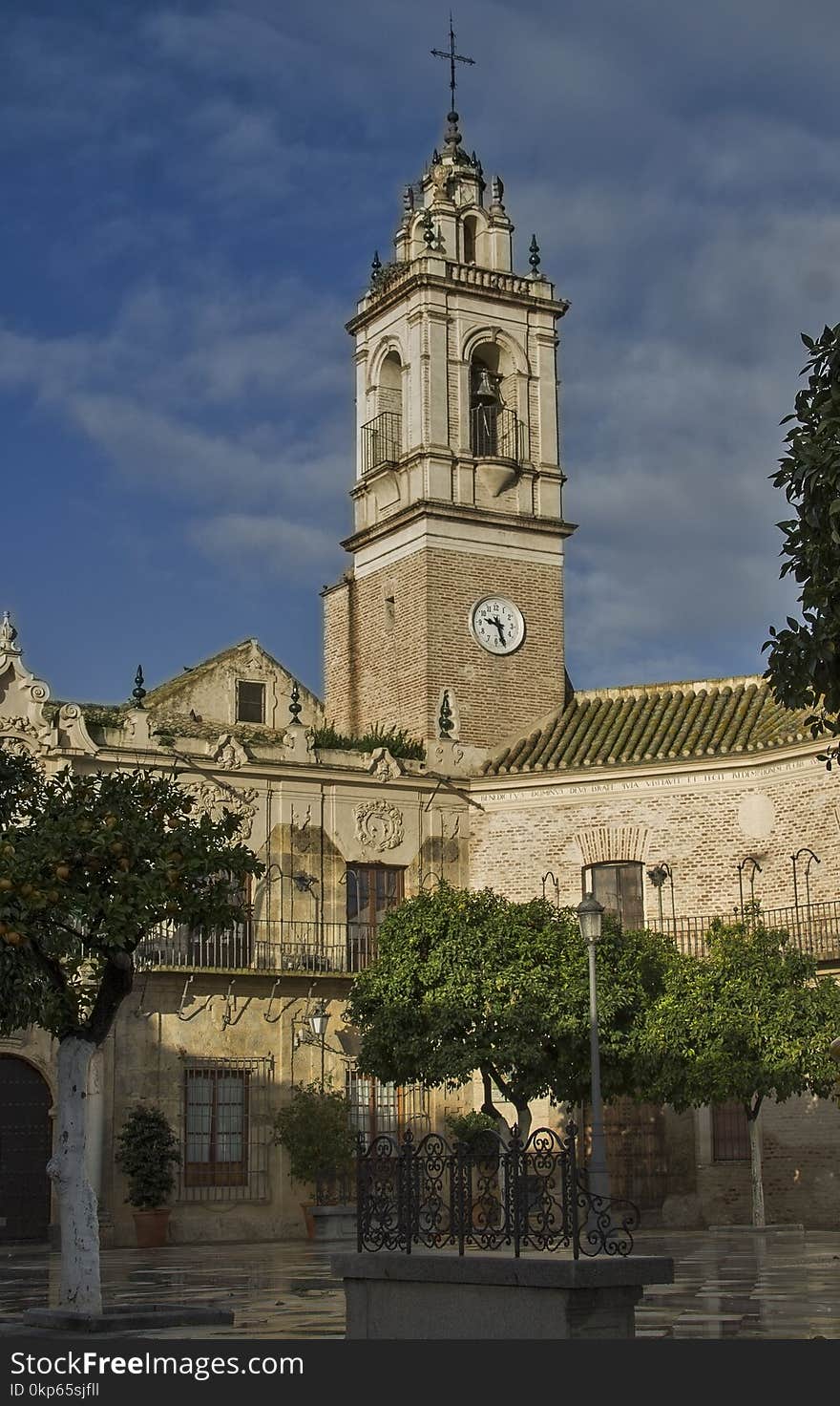 Sky, Landmark, Building, Medieval Architecture