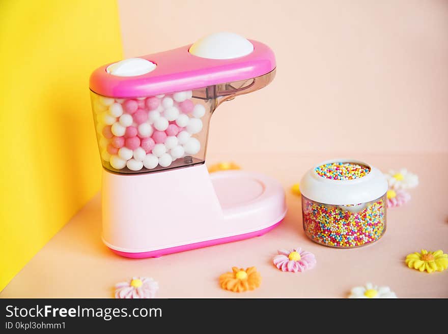 White and Yellow Beads Dispenser