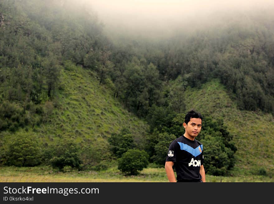 Man Wearing Black T-shirt