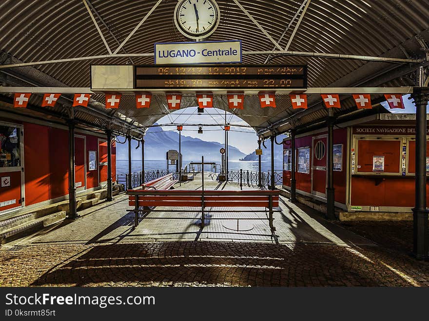 Lugano-centrale Signage