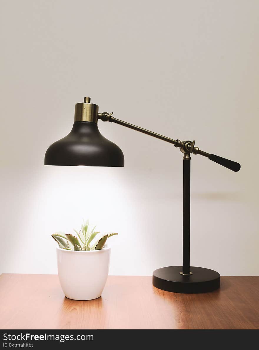 Black Metal Desk Lamp