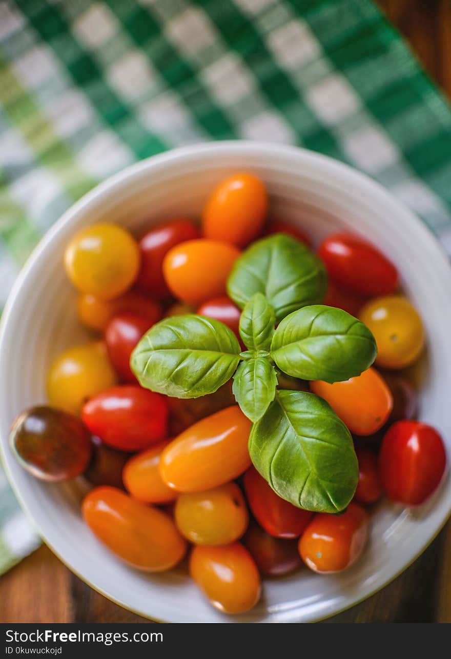 Round White Ceramic Bowl With Beans