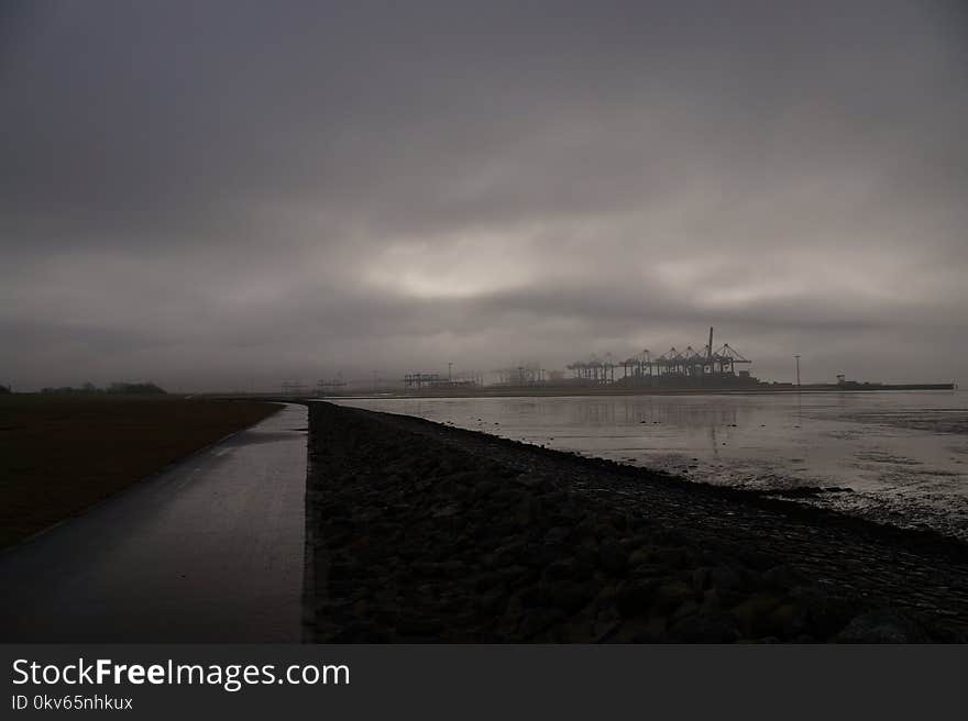 Sky, Waterway, Horizon, Fog