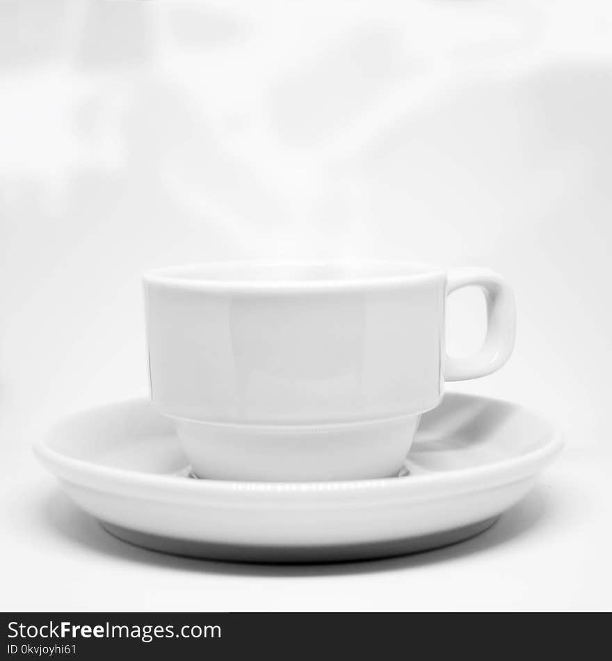 Serveware, Coffee Cup, Tableware, Saucer